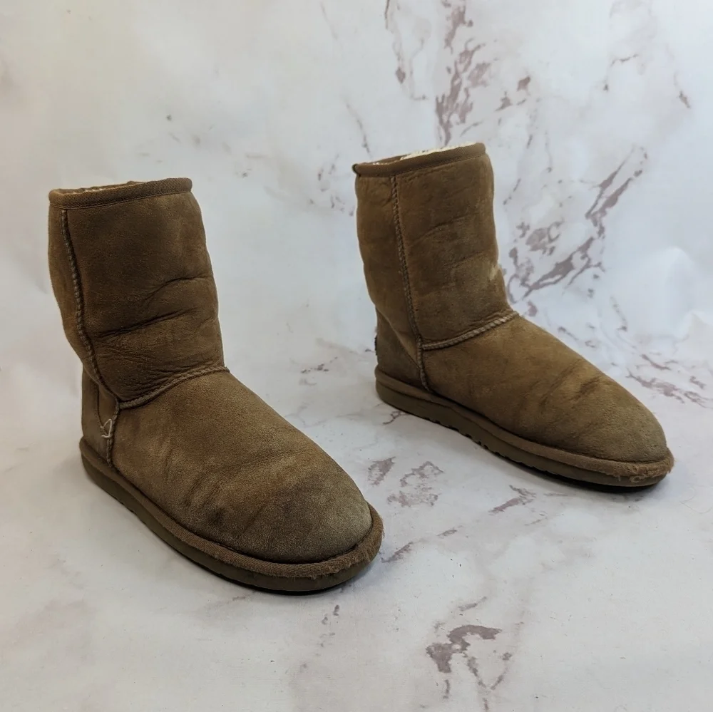 Ugg Boots Women US 6 EU 37 Short Ankle Bootie Chestnut Tan Brown Shearling 5825